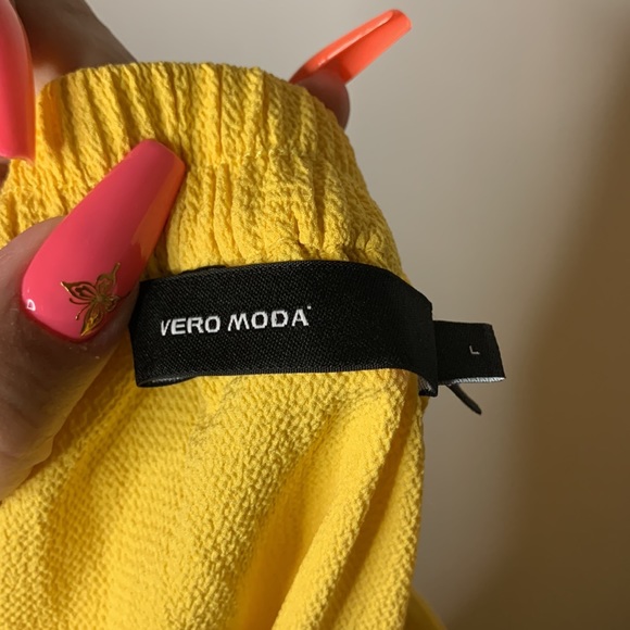 Yellow Wrap skirt - Picture 5 of 5